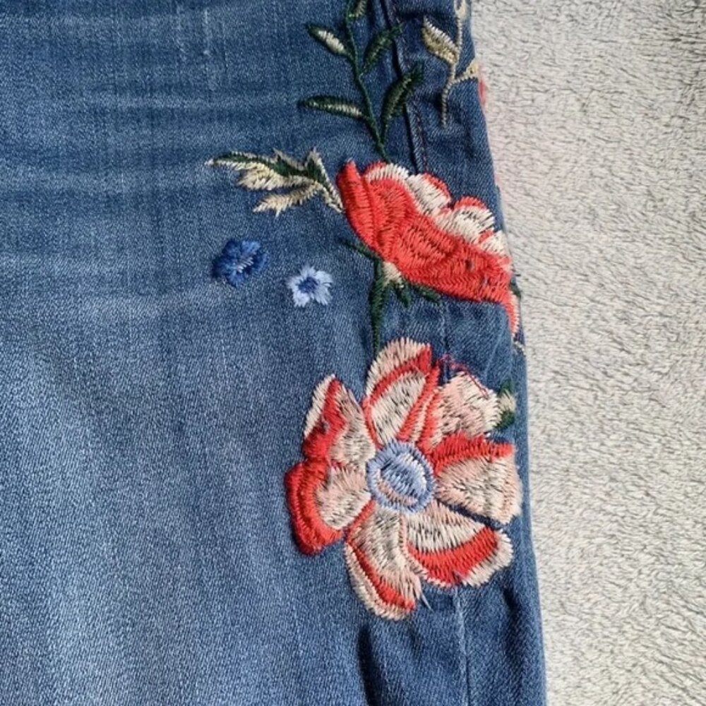 Express Flower Jeans! - Picture 3 of 9